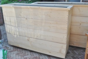 Plantenbak gebruikt steigerhout