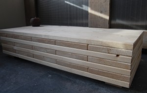 salontafel planken op elkaar gemonteerd salontafel planken op elkaar gemonteerd