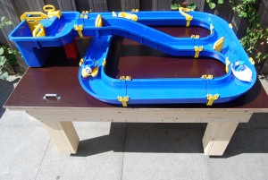 Zandtafel, tafel voor Aquaplay waterbaan steigerhout