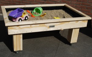 Zandtafel verrijdbaar wielen steigerhout